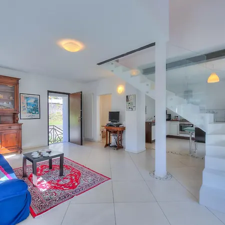 Franklin House - Happy Apartment